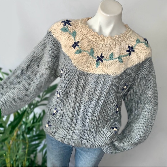 v i n t a g e :: Floral Embroidered Cable Knit Fisherman...